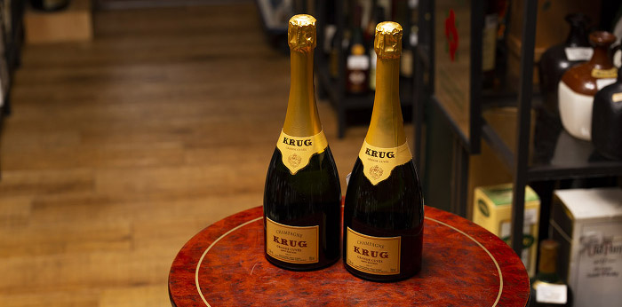 �N�����b�O�̔���